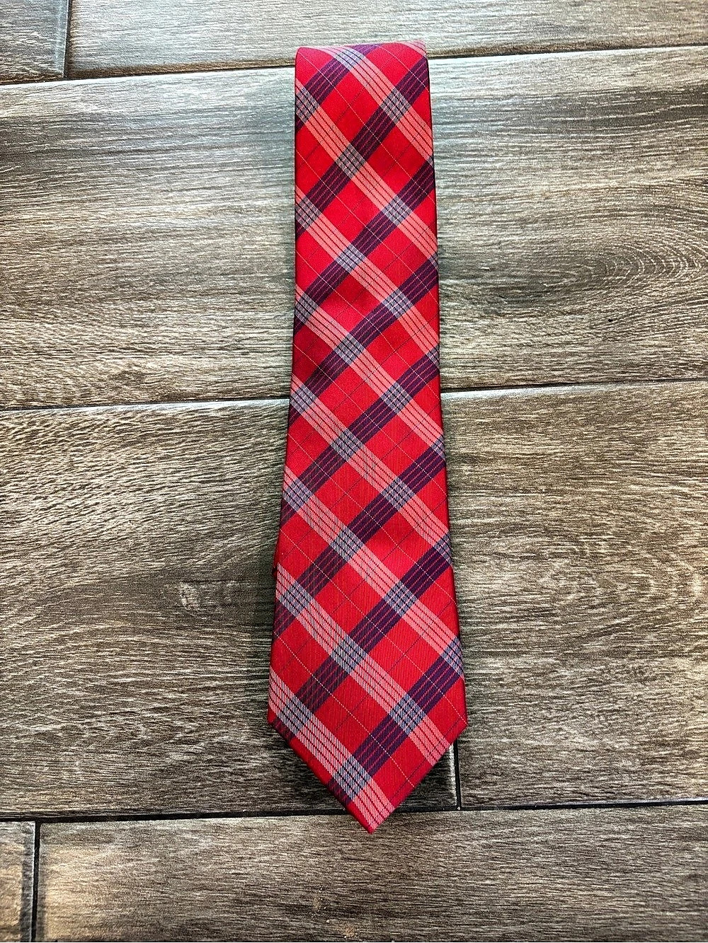 Chaps Men's Plaid Silk Tie in Red & Blue Holiday Winter Career Christmas Preppy